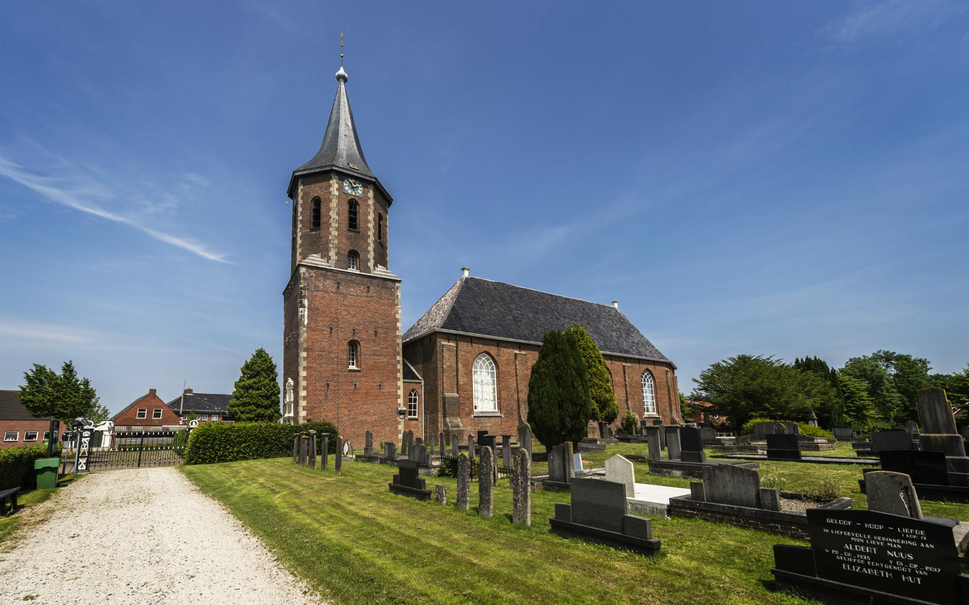 De Dollert draagt haar kerk in Nieuwolda over aan Stichting Oude 